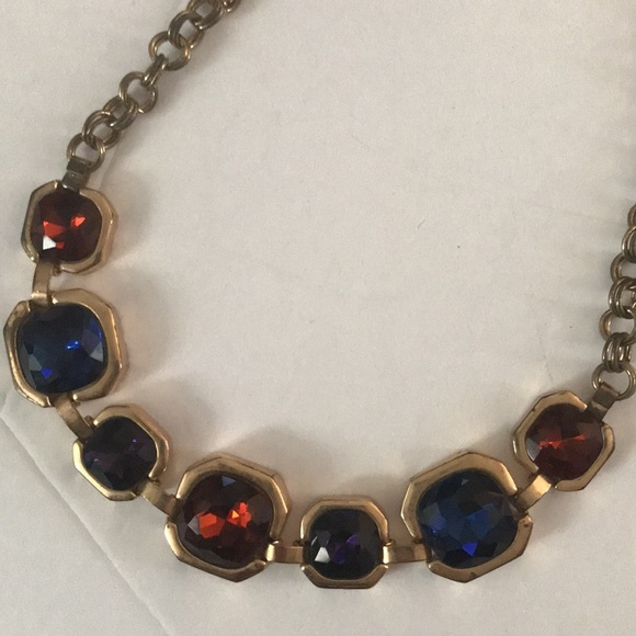 COSTUME LARGE FAUX GEM NECKLACE - Picture 6 of 7